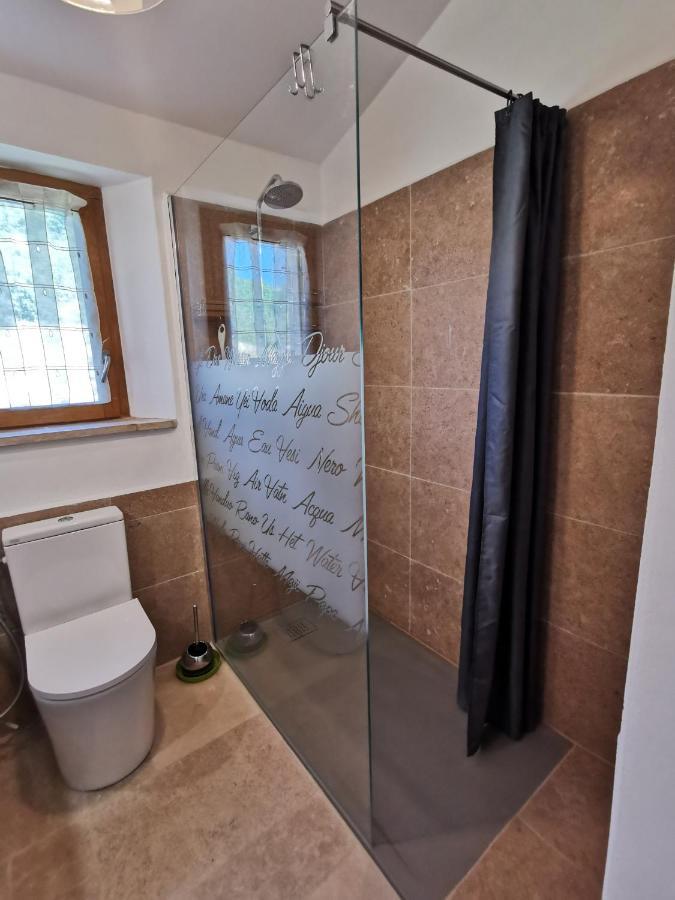 La Peyregoune, Logement En Pleine Nature Et Table D'Hotes Blieux Екстериор снимка