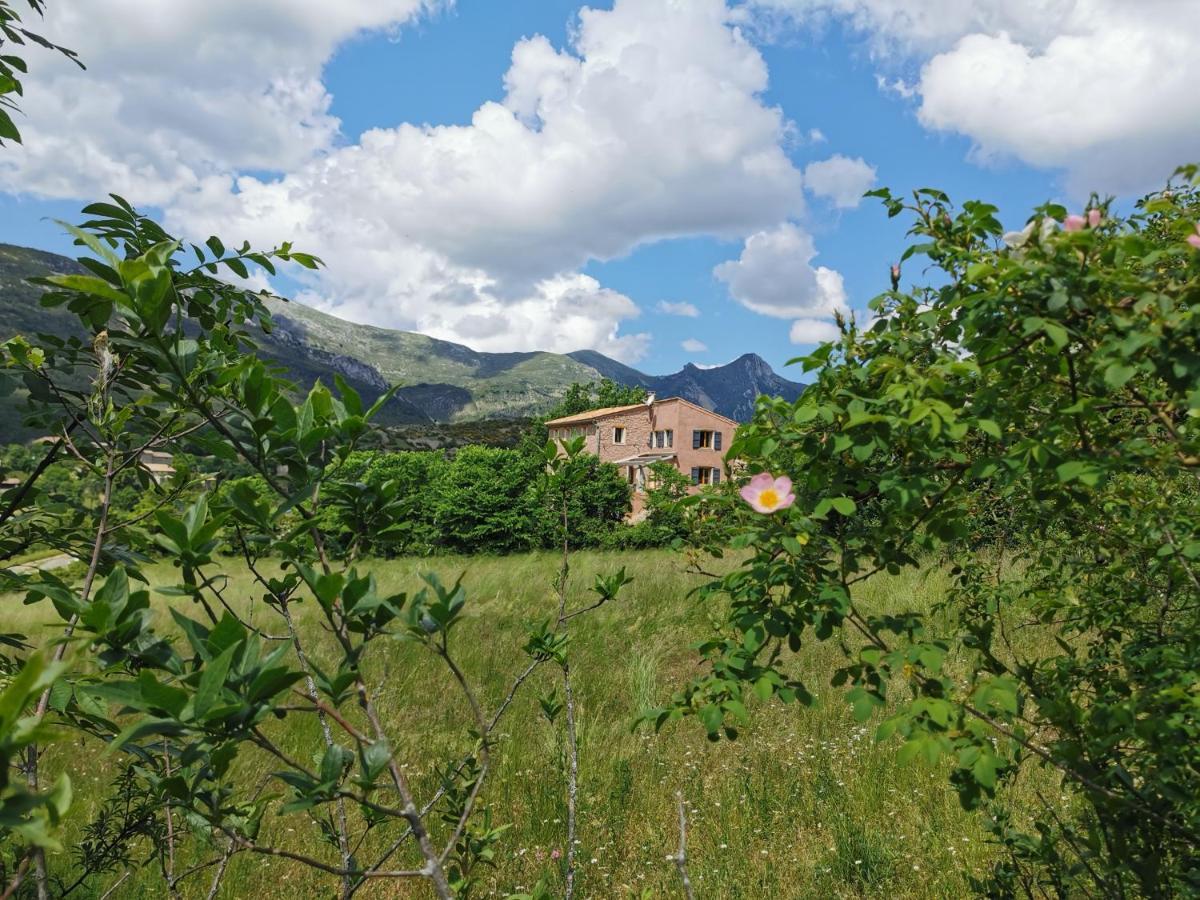 La Peyregoune, Logement En Pleine Nature Et Table D'Hotes Blieux Екстериор снимка