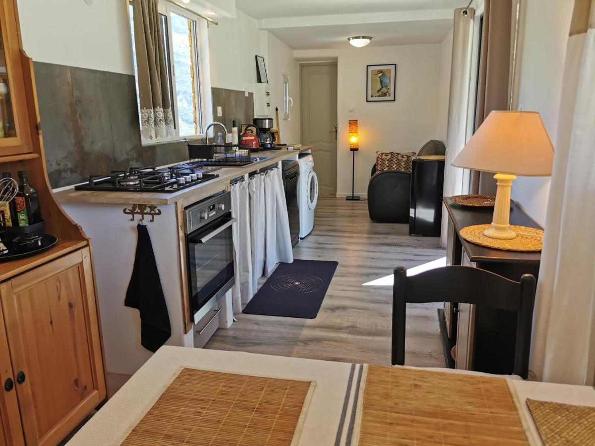 La Peyregoune, Logement En Pleine Nature Et Table D'Hotes Blieux Екстериор снимка