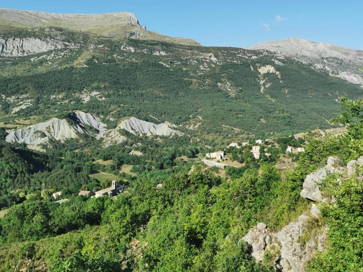 La Peyregoune, Logement En Pleine Nature Et Table D'Hotes Blieux Екстериор снимка